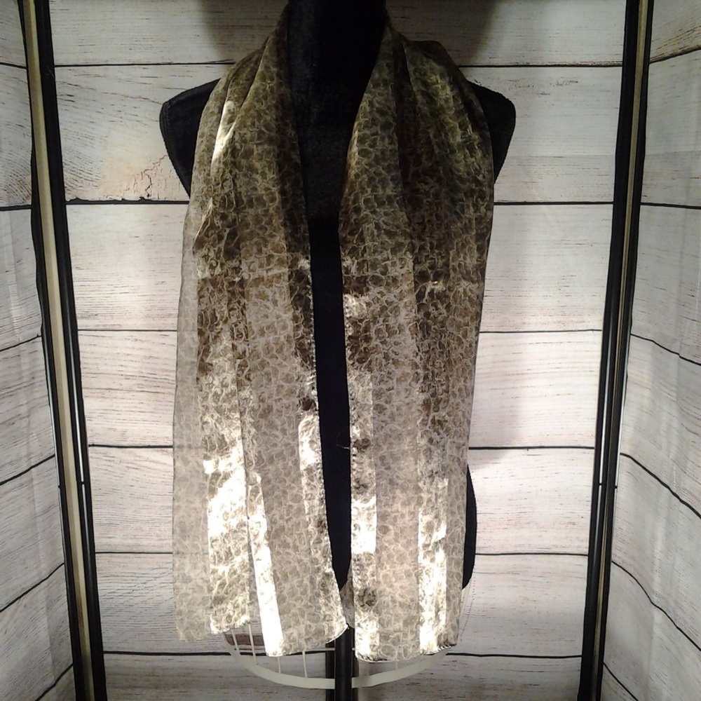 SCARF - Picture 2 of 3